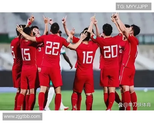 足球明星们齐聚澳门展开友谊赛引发球迷热议与期待